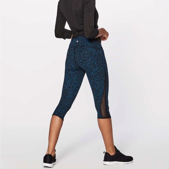 lululemon athletica Pants - Lululemon Crop Leggings